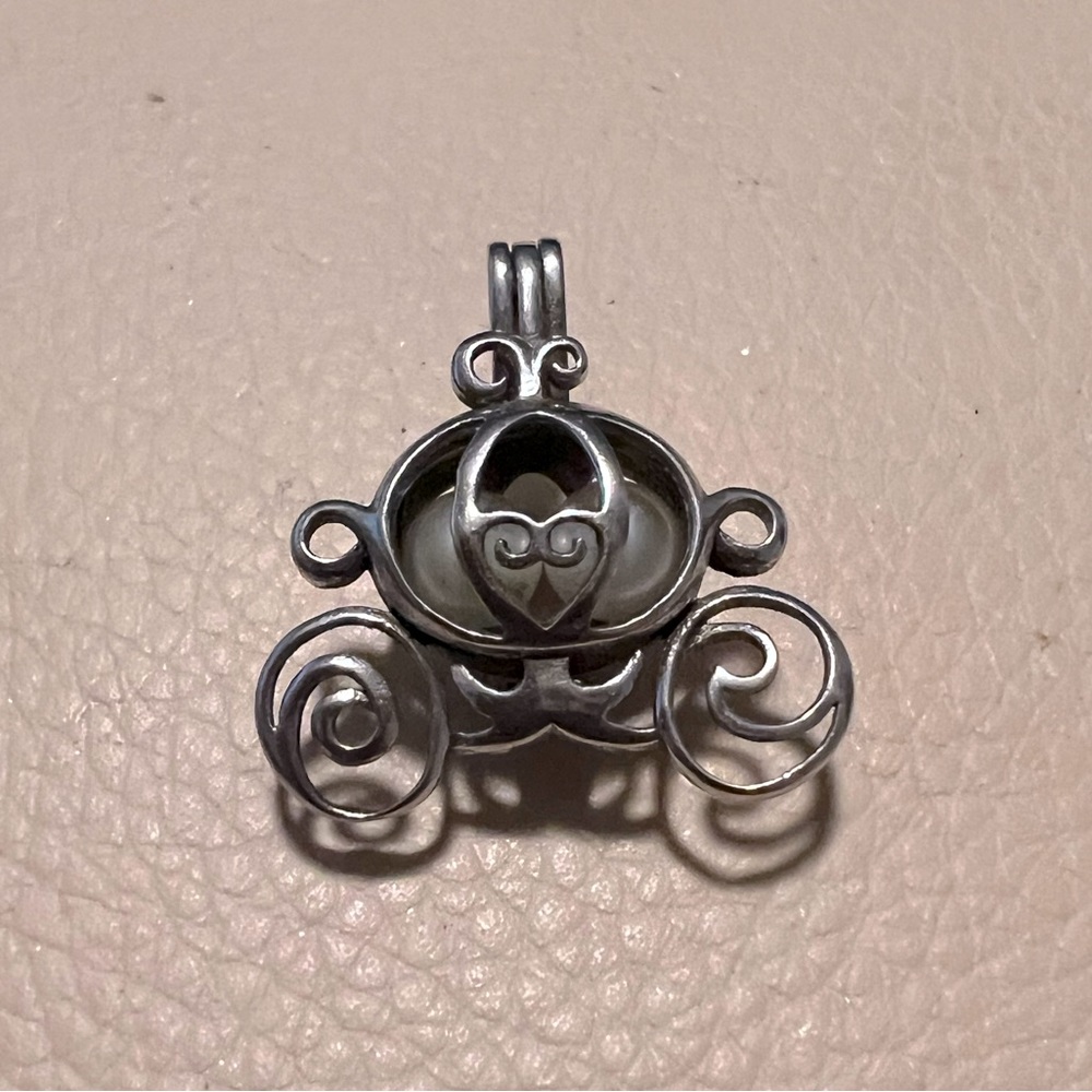 Cinderella’s pearl carriage silver
